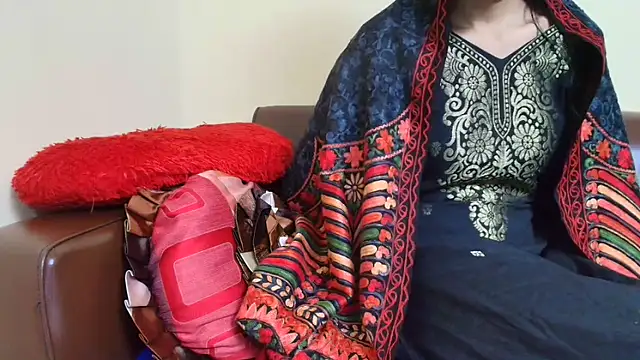 Snapshot of Srabontii chatting on December 3, 2025, 6:54 am Srabontii online show from December 3, 2025, 6:54 am