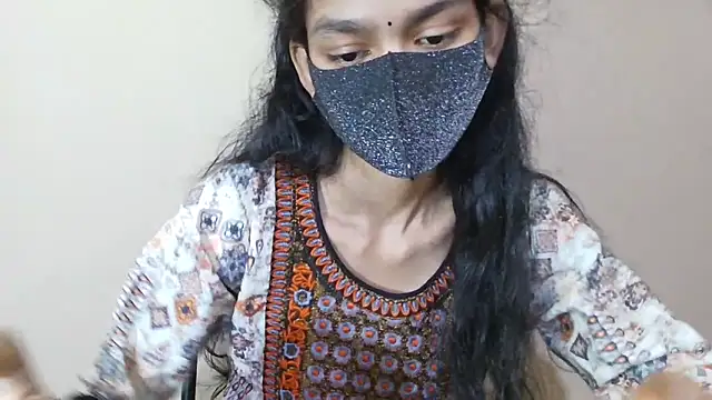 Snapshot of Srabontii chatting on March 5, 2026, 11:01 pm Srabontii online show from March 5, 2026, 11:01 pm