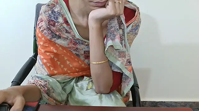 Snapshot of Srabontii chatting on March 25, 2026, 11:22 pm Srabontii online show from March 25, 2026, 11:22 pm