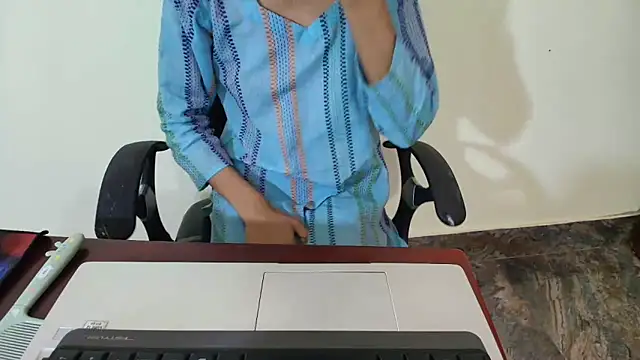 Snapshot of Srabontii chatting on April 12, 2026, 2:55 pm Srabontii online show from April 12, 2026, 2:55 pm