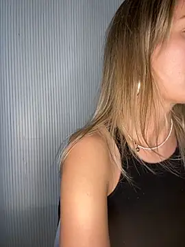 Milla  one online show from September 17, 2025, 3:35 pm