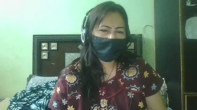 couplesuni online show from April 22, 2026, 10:39 am