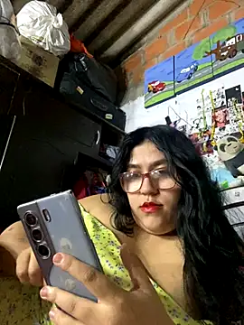 dafne19  online show from October 29, 2025, 4:15 am