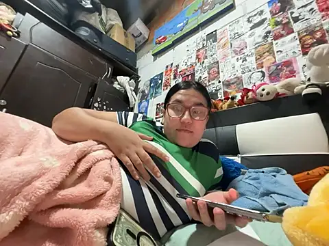 dafne19  online show from February 14, 2026, 2:19 am