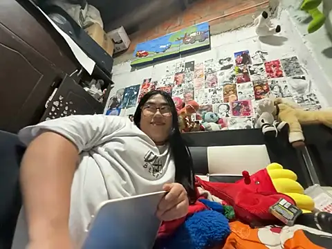 dafne19  online show from March 1, 2026, 3:52 am