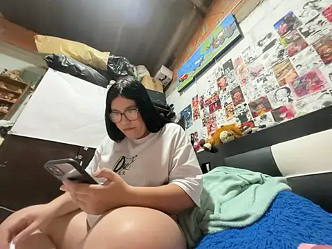 Snapshot of dafne19_ chatting on July 6, 2026, 5:04 am dafne19 online show from July 6, 2026, 5:04 am