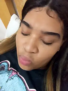 ambarlennoix online show from December 13, 2024, 7:15 am