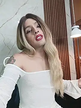 LukaCastillo online show from November 10, 2025, 10:09 pm