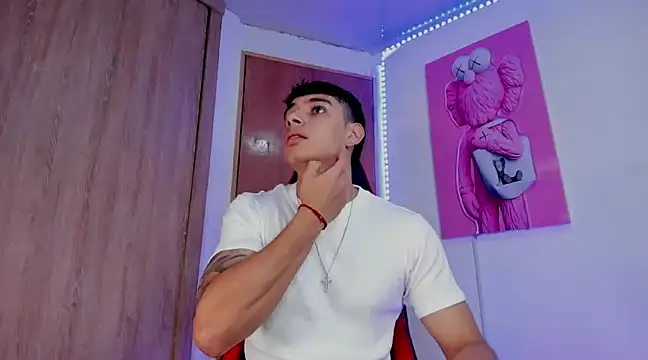 Snapshot of joseph_boy chatting on February 19, 2025, 12:33 pm joseph boy online show from February 19, 2025, 12:33 pm