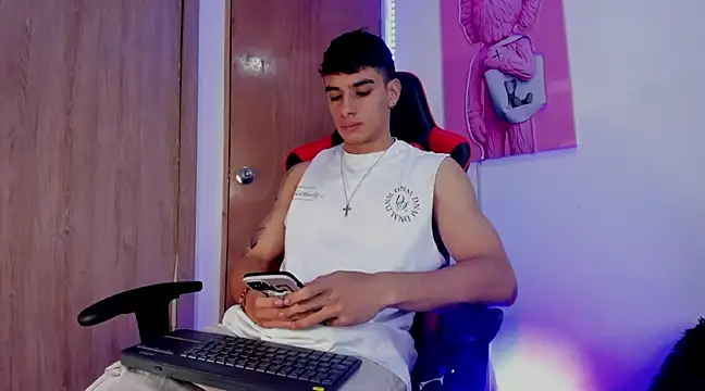 Snapshot of joseph_boy chatting on February 20, 2025, 12:47 pm joseph boy online show from February 20, 2025, 12:47 pm