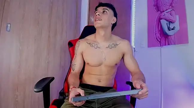 Snapshot of joseph_boy chatting on February 23, 2025, 3:40 pm joseph boy online show from February 23, 2025, 3:40 pm