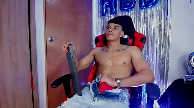 Snapshot of joseph_boy chatting on February 24, 2025, 3:53 pm joseph boy online show from February 24, 2025, 3:53 pm