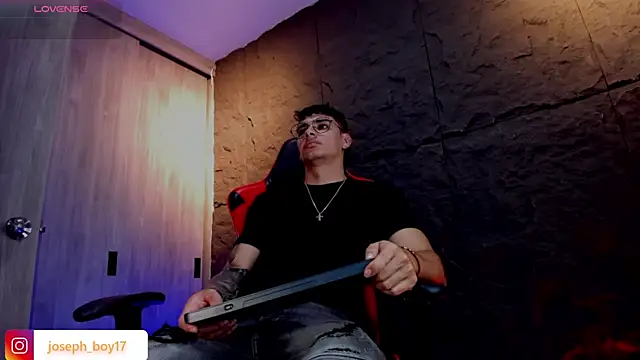 Snapshot of joseph_boy chatting on November 3, 2025, 11:44 am joseph boy online show from November 3, 2025, 11:44 am