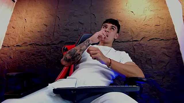 Snapshot of joseph_boy chatting on December 15, 2025, 11:47 am joseph boy online show from December 15, 2025, 11:47 am