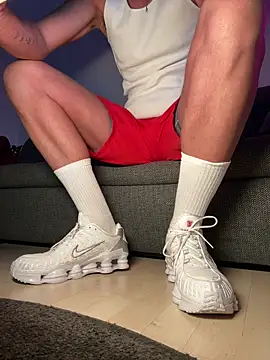 nikeaddicted2 online show from December 20, 2025, 8:54 am