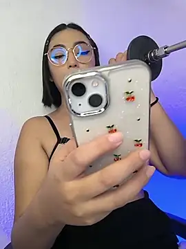 baby alexx online show from November 29, 2025, 5:21 am