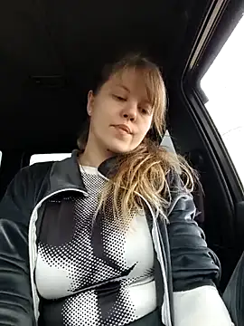 Snapshot of astiSWEET chatting on December 4, 2025, 8:34 am astiSWEET online show from December 4, 2025, 8:34 am