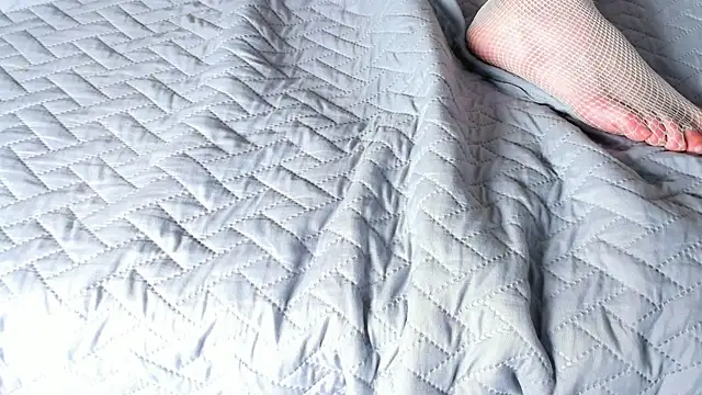 Snapshot of LiaFlowers chatting on February 25, 2025, 6:25 am LiaFlowers online show from February 25, 2025, 6:25 am