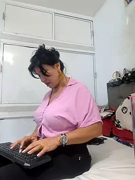 Snapshot of katysquirtdirty chatting on May 23, 2026, 11:31 pm katysquirtdirty online show from May 23, 2026, 11:31 pm