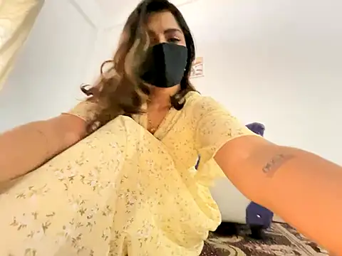 Snapshot of MaYaa__11 chatting on December 5, 2024, 2:53 am MaYaa 11 online show from December 5, 2024, 2:53 am