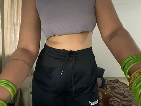 Snapshot of MaYaa__11 chatting on January 14, 2025, 12:14 pm MaYaa 11 online show from January 14, 2025, 12:14 pm