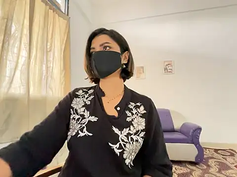 Snapshot of MaYaa__11 chatting on January 21, 2025, 11:03 am MaYaa 11 online show from January 21, 2025, 11:03 am