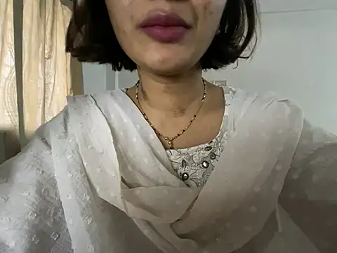 Snapshot of MaYaa__11 chatting on January 24, 2025, 12:31 pm MaYaa 11 online show from January 24, 2025, 12:31 pm
