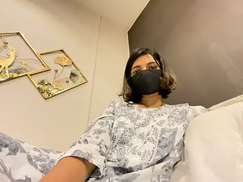 Snapshot of MaYaa__11 chatting on March 17, 2025, 4:33 pm MaYaa 11 online show from March 17, 2025, 4:33 pm