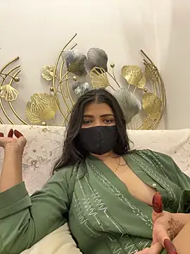 Snapshot of MaYaa__11 chatting on December 15, 2025, 7:01 am MaYaa 11 online show from December 15, 2025, 7:01 am