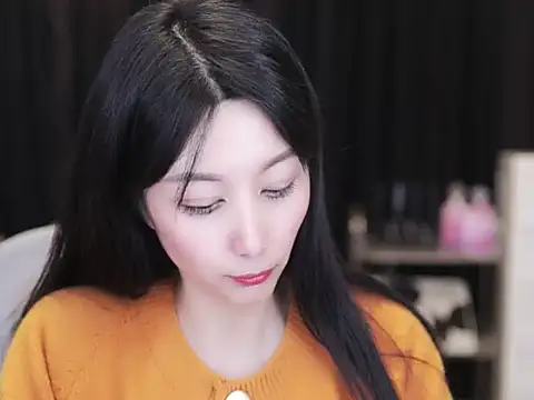 Nuyoah-77 online show from November 1, 2025, 3:14 pm