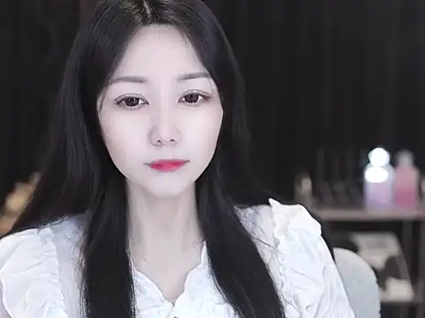 Nuyoah-77 online show from March 19, 2026, 7:01 am