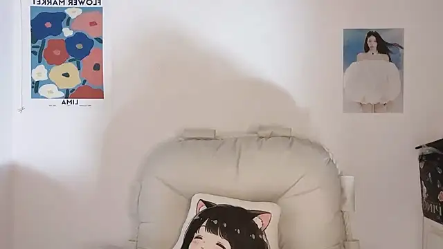 -Hottie online show from December 1, 2025, 3:50 pm