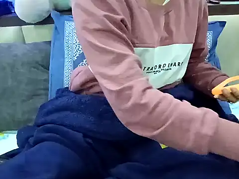 GoldnessAishu online show from December 23, 2024, 10:32 am