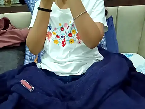 GoldnessAishu online show from December 23, 2024, 8:14 pm