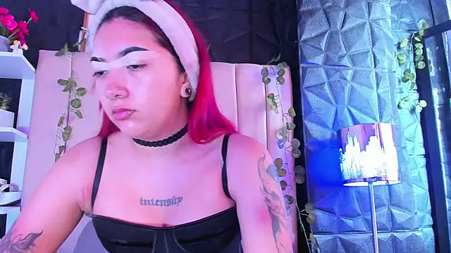 Mia Rinn online show from February 11, 2026, 12:32 pm