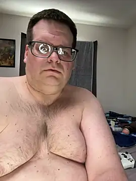 Snapshot of treatbobnicer chatting on February 3, 2026, 4:01 pm treatbobnicer online show from February 3, 2026, 4:01 pm