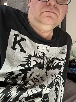 Snapshot of treatbobnicer chatting on February 22, 2026, 9:35 pm treatbobnicer online show from February 22, 2026, 9:35 pm