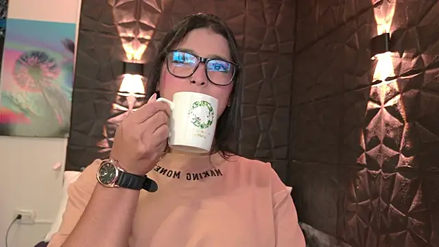 graceymilf666 online show from October 30, 2025, 11:33 am