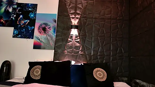 graceymilf666 online show from November 27, 2025, 11:45 am