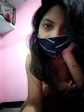 Snapshot of Hotty-Divya chatting on November 2, 2025, 8:39 am Hotty-Divya online show from November 2, 2025, 8:39 am