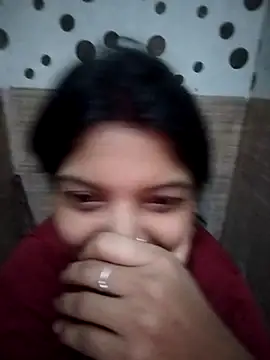 Snapshot of Hotty-Divya chatting on November 5, 2025, 1:11 pm Hotty-Divya online show from November 5, 2025, 1:11 pm