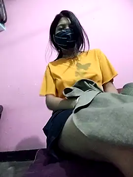 Snapshot of Hotty-Divya chatting on November 10, 2025, 9:19 am Hotty-Divya online show from November 10, 2025, 9:19 am