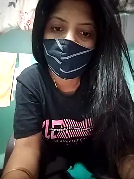 Snapshot of Hotty-Divya chatting on April 1, 2026, 2:03 pm Hotty-Divya online show from April 1, 2026, 2:03 pm