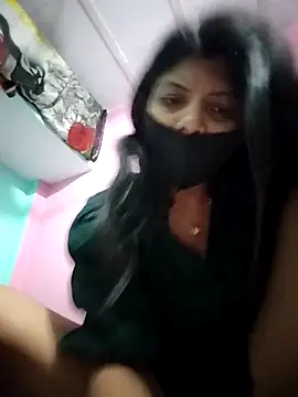 Snapshot of Hotty-Divya chatting on April 9, 2026, 2:44 am Hotty-Divya online show from April 9, 2026, 2:44 am
