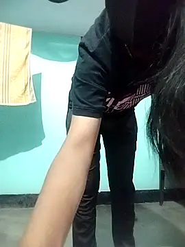 Snapshot of Hotty-Divya chatting on April 9, 2026, 8:42 am Hotty-Divya online show from April 9, 2026, 8:42 am