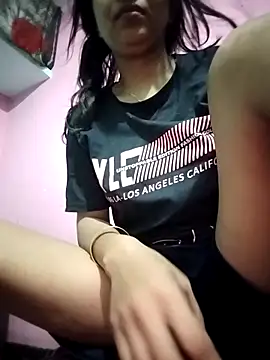 Snapshot of Hotty-Divya chatting on April 19, 2026, 12:54 am Hotty-Divya online show from April 19, 2026, 12:54 am