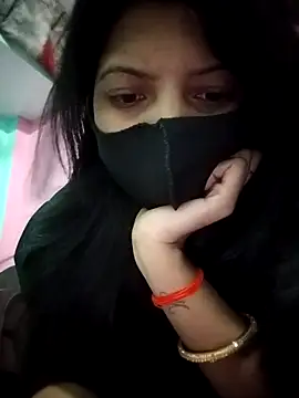 Snapshot of Hotty-Divya chatting on May 5, 2026, 2:41 am Hotty-Divya online show from May 5, 2026, 2:41 am