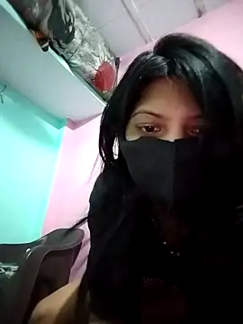 Snapshot of Hotty-Divya chatting on May 5, 2026, 2:47 pm Hotty-Divya online show from May 5, 2026, 2:47 pm