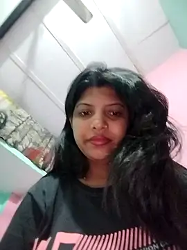 Snapshot of Hotty-Divya chatting on May 6, 2026, 2:51 am Hotty-Divya online show from May 6, 2026, 2:51 am