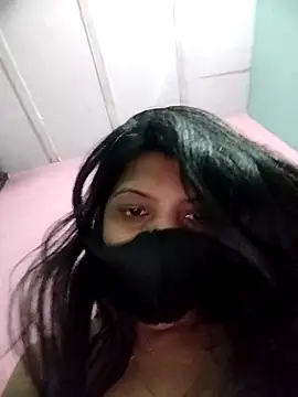 Snapshot of Hotty-Divya chatting on May 6, 2026, 2:55 pm Hotty-Divya online show from May 6, 2026, 2:55 pm